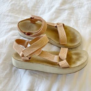 Teva Midform Sandal